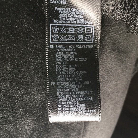 Black lace with sequins top - Picture 5 of 5